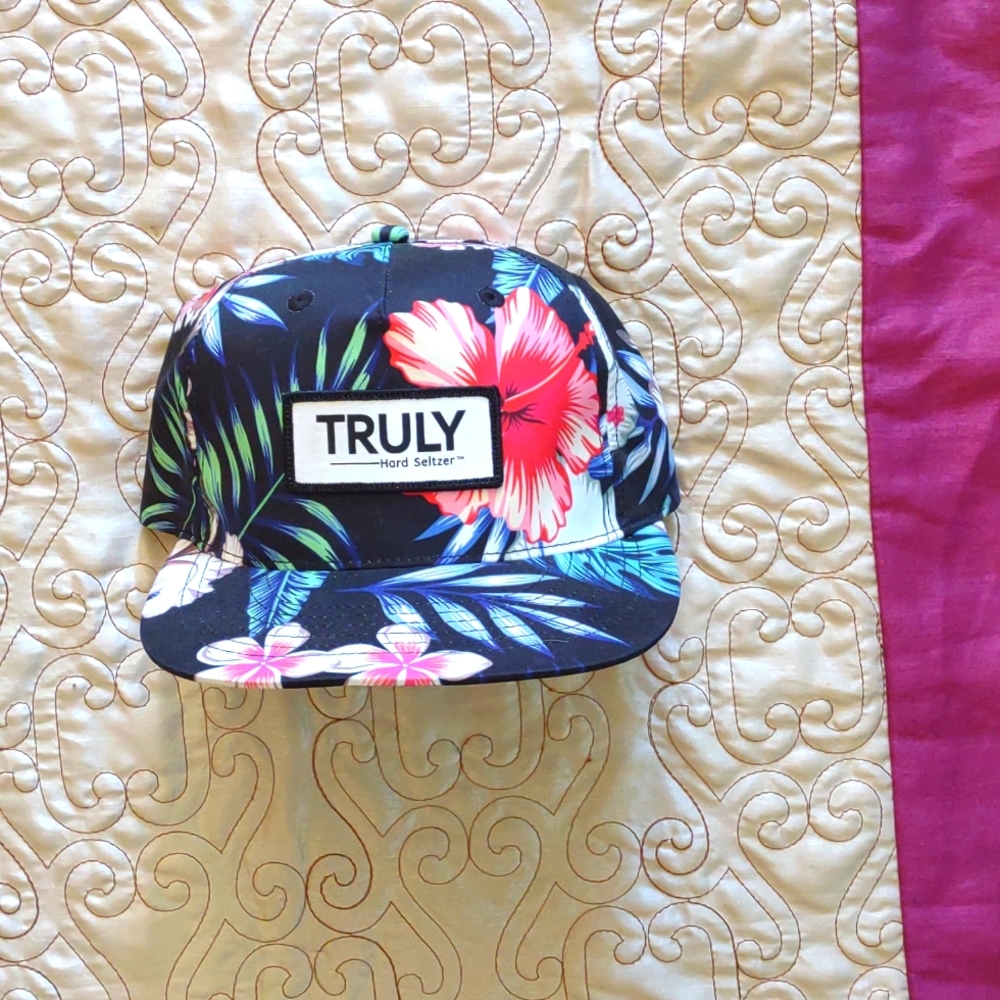 Truly Tropical Hat. New!